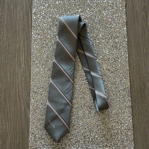 MENS OSCAR‎ de la RENTA TIE GRAY WHITE TAN STRIPED - Picture 1 of 4